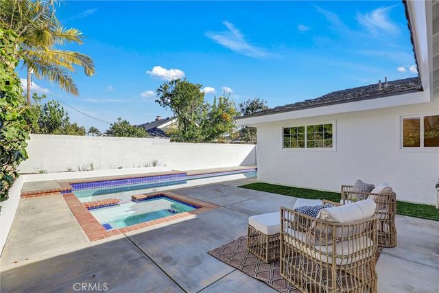2046 Calvert, Costa Mesa, CA 92626