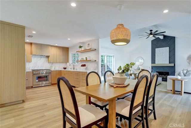 2046 Calvert, Costa Mesa, CA 92626