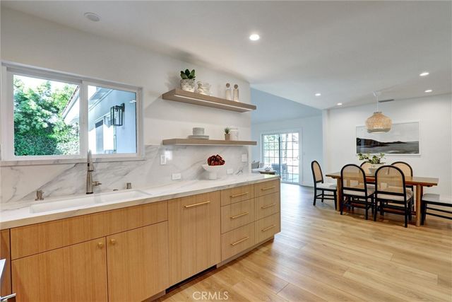 2046 Calvert, Costa Mesa, CA 92626