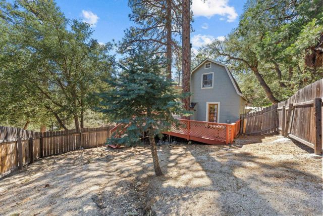 52910 Cedar Dr, Idyllwild, CA 92549
