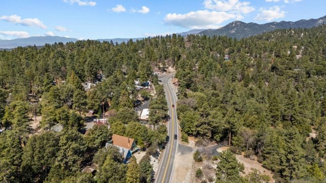 52910 Cedar Dr, Idyllwild, CA 92549