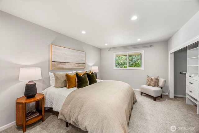1245 6th Avenue SE, Issaquah, WA 98027