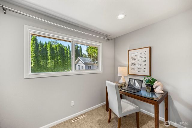 1245 6th Avenue SE, Issaquah, WA 98027