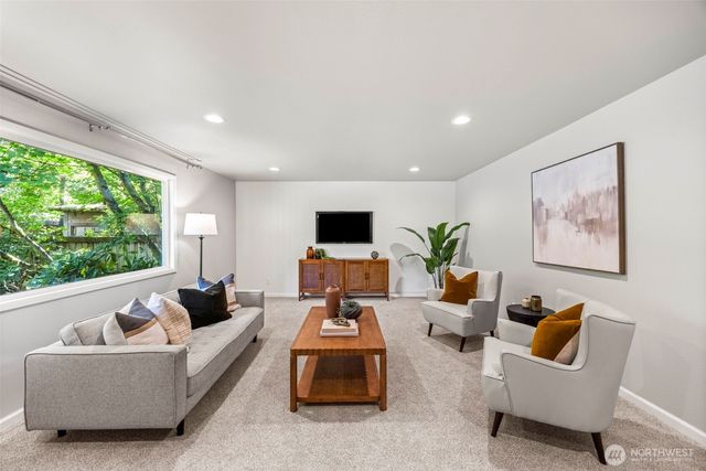 1245 6th Avenue SE, Issaquah, WA 98027
