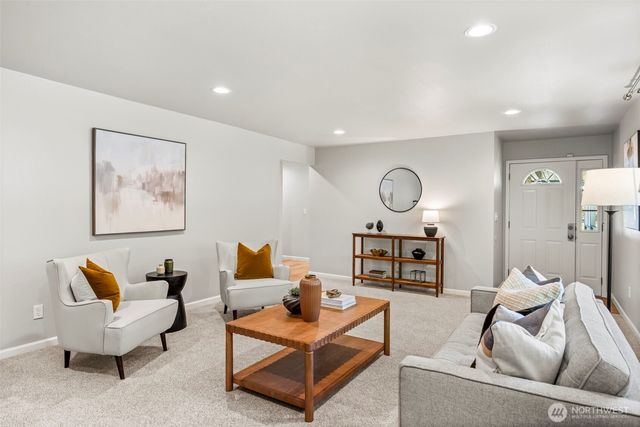 1245 6th Avenue SE, Issaquah, WA 98027