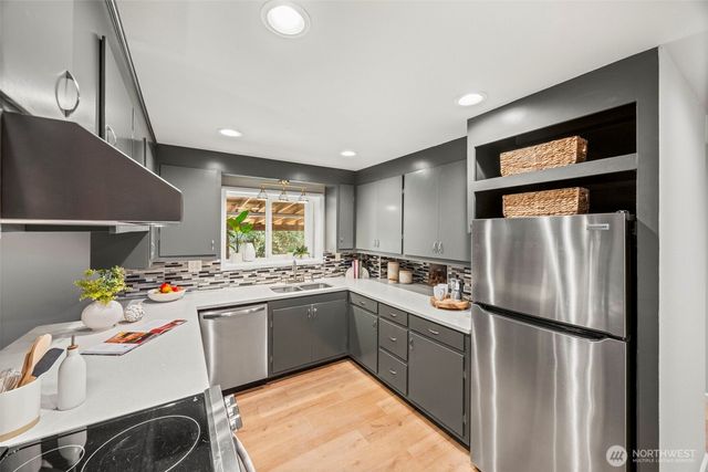 1245 6th Avenue SE, Issaquah, WA 98027