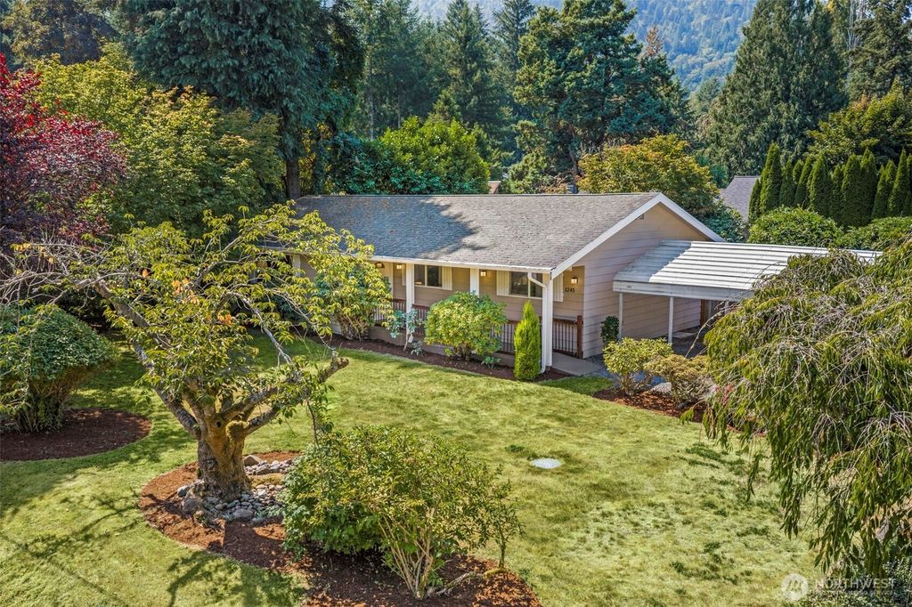 1245 6th Avenue SE, Issaquah, WA 98027