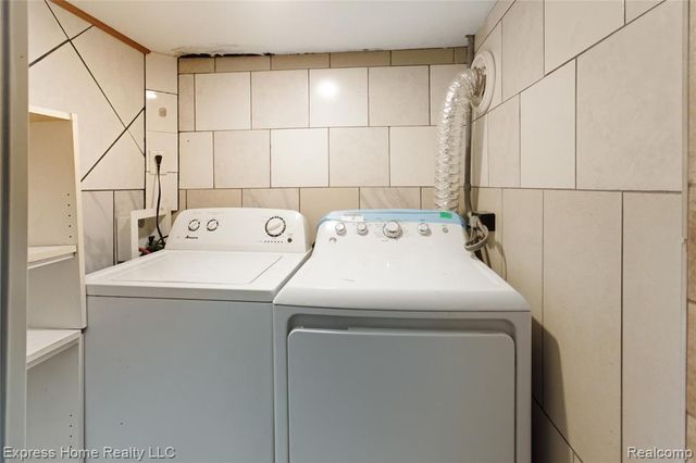 24932 Marigold Avenue, Warren, MI 48089