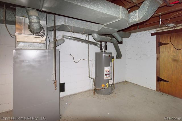 24932 Marigold Avenue, Warren, MI 48089