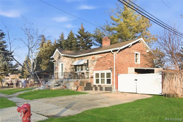 24932 Marigold Avenue, Warren, MI 48089