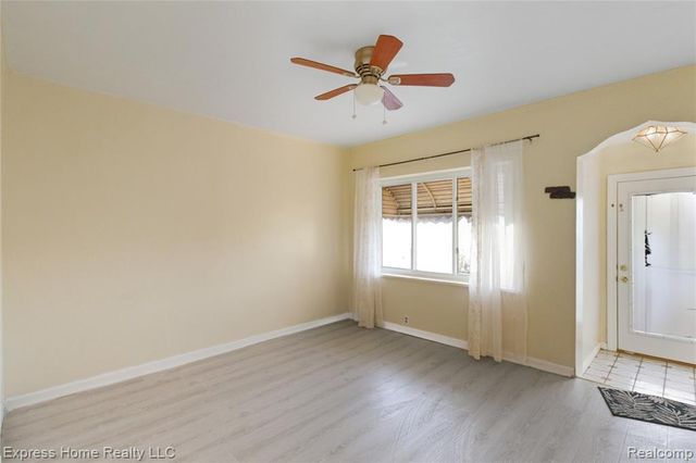 24932 Marigold Avenue, Warren, MI 48089