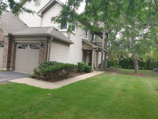 243 Old Oak Court W 243, Buffalo Grove, IL 60089