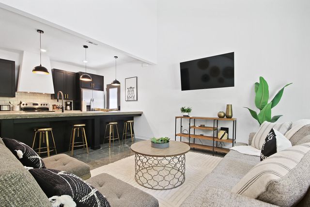 409 SANFORD AVE 102, Columbia, MO 65203