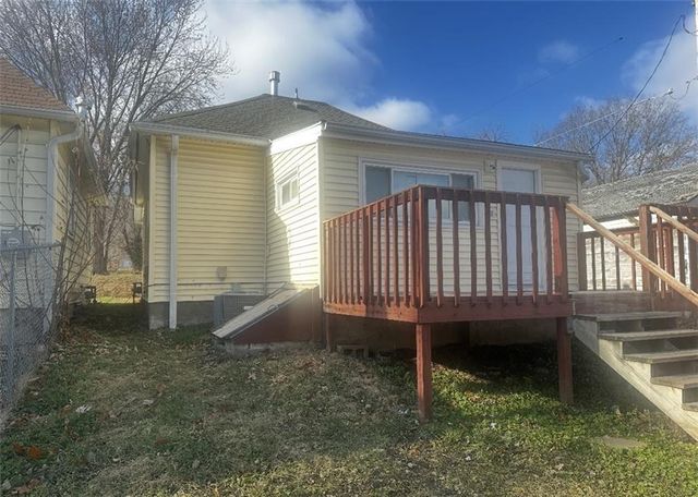 3123 N 10th Street, St Joseph, MO 64505