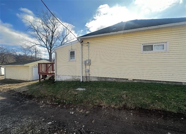 3123 N 10th Street, St Joseph, MO 64505