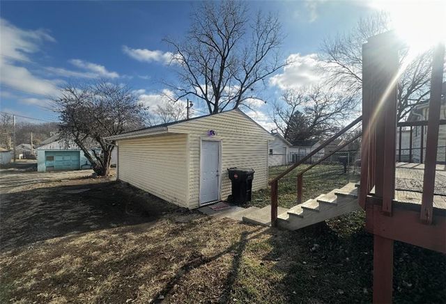 3123 N 10th Street, St Joseph, MO 64505