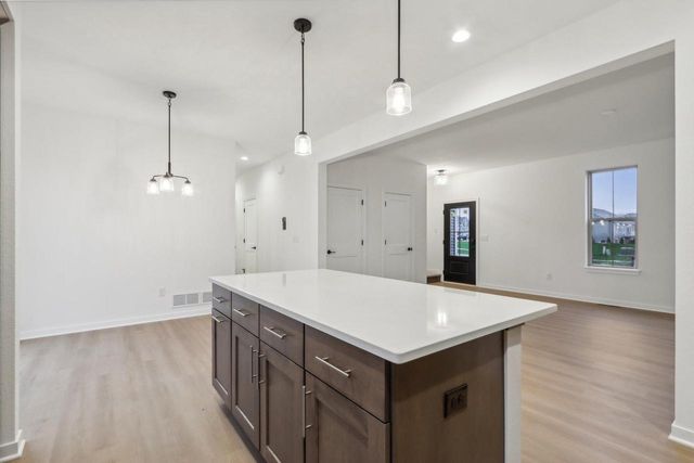 N174W20582 Laurel Springs CIRCLE, Jackson, WI 53037