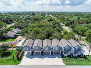 203 6th St D, San Leon, TX 77539