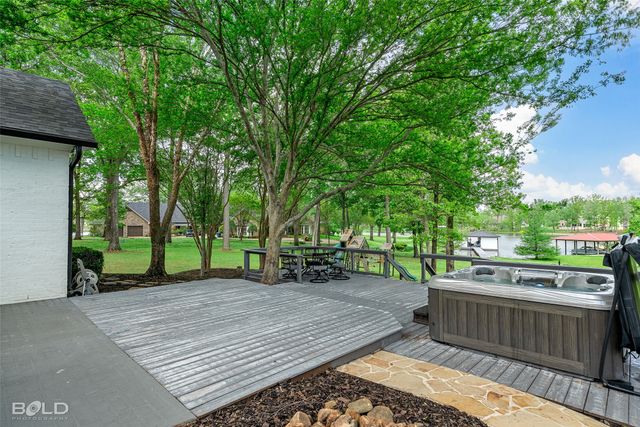 1957 Leeward Cove, Benton, LA 71006