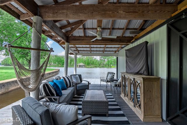 1957 Leeward Cove, Benton, LA 71006