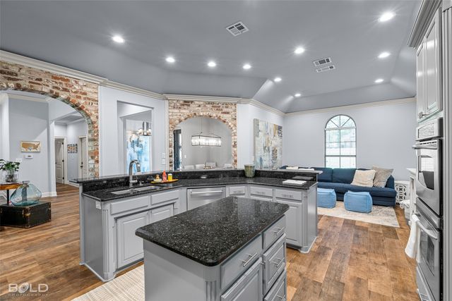 1957 Leeward Cove, Benton, LA 71006