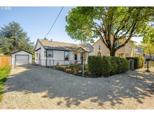 320 Se 106TH Ave, Portland, OR 97216