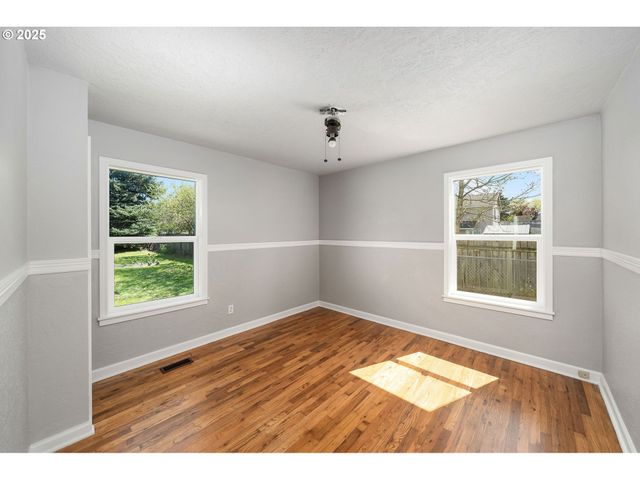 320 Se 106TH Ave, Portland, OR 97216