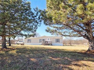 914 NE 121st Road, Warrensburg, MO 64093