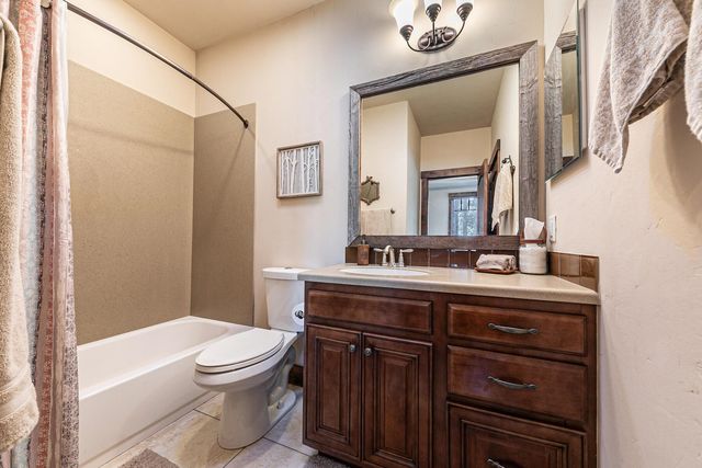 11210 Henness Road, Truckee, CA 96161