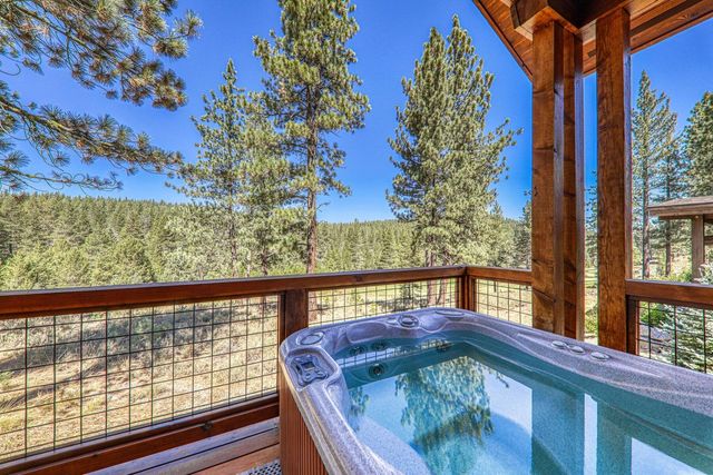 11210 Henness Road, Truckee, CA 96161