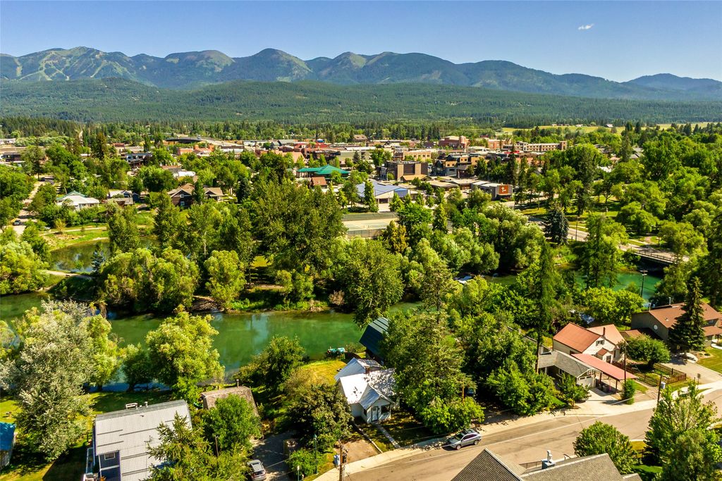 Image 10 of property listing at 226 W 6th Street, Whitefish, MT 59937