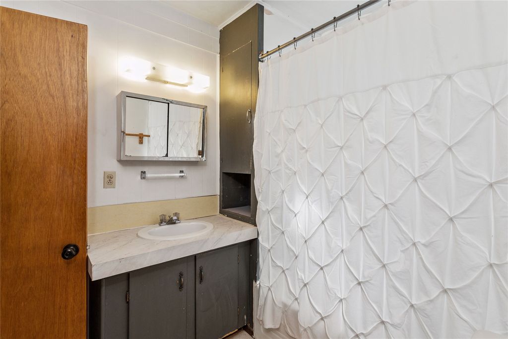 Image 15 of property listing at 226 W 6th Street, Whitefish, MT 59937