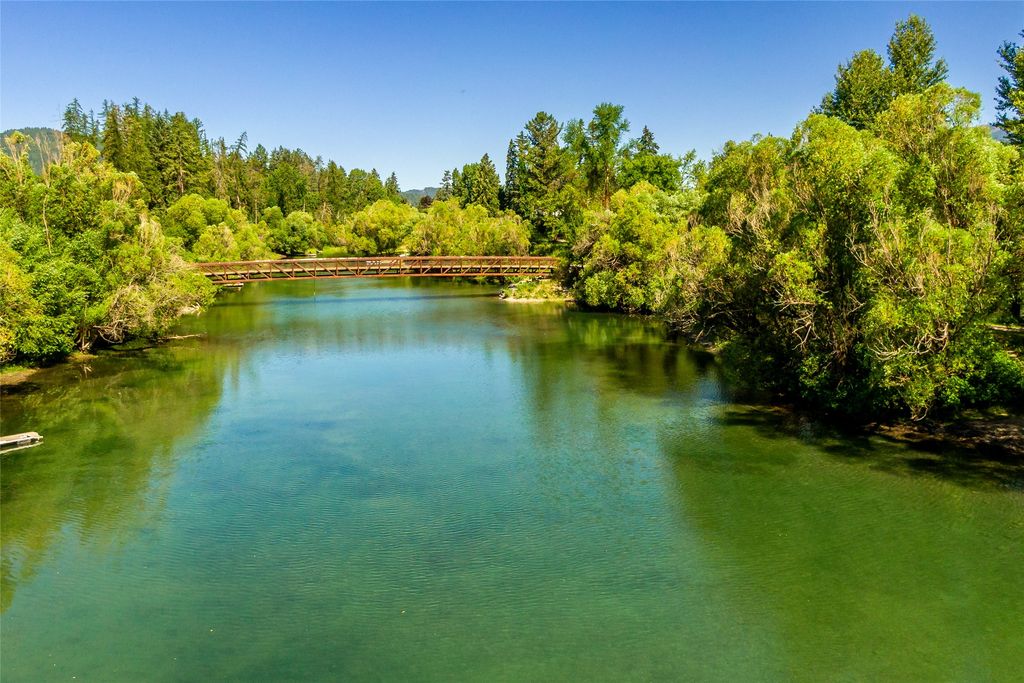 Image 3 of property listing at 226 W 6th Street, Whitefish, MT 59937