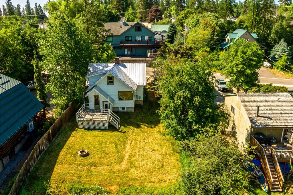 Image 4 of property listing at 226 W 6th Street, Whitefish, MT 59937