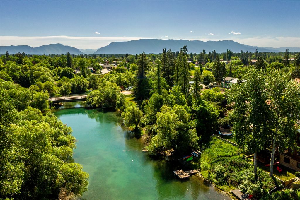 Image 8 of property listing at 226 W 6th Street, Whitefish, MT 59937