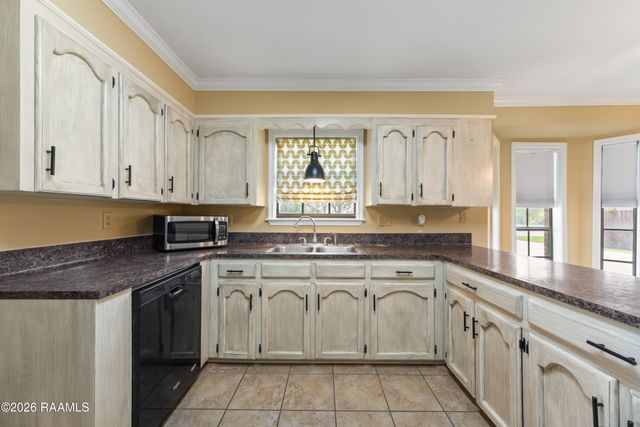 201 Nicole Drive, Youngsville, LA 70592