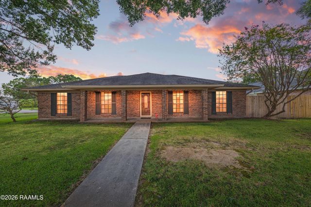 201 Nicole Drive, Youngsville, LA 70592