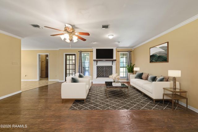 201 Nicole Drive, Youngsville, LA 70592