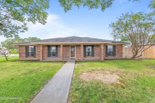 201 Nicole Drive, Youngsville, LA 70592