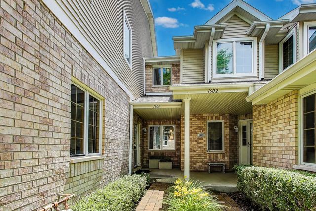 1604 Park Ridge Point, Park Ridge, IL 60068