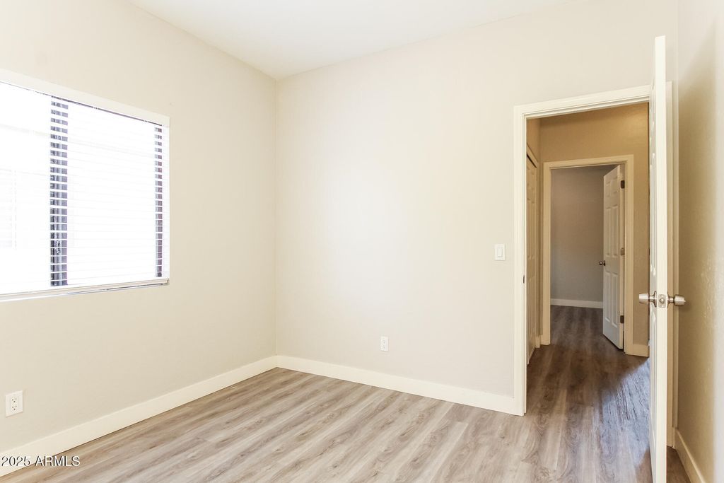 property-img