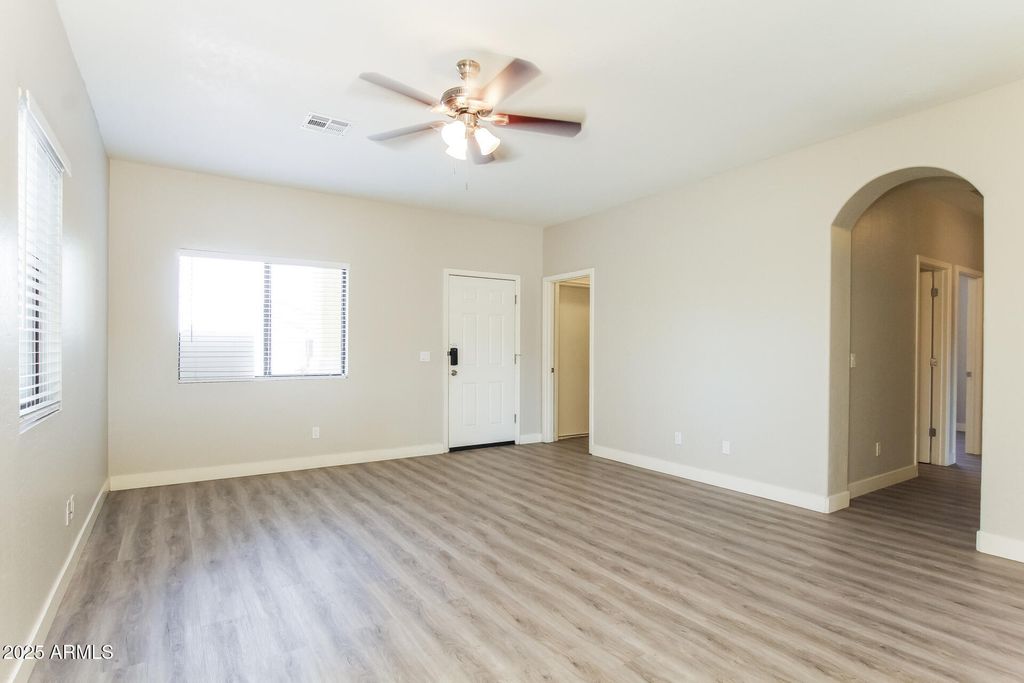 property-img