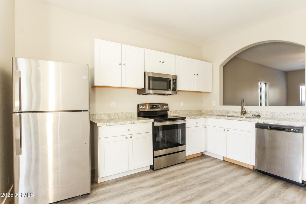 property-img