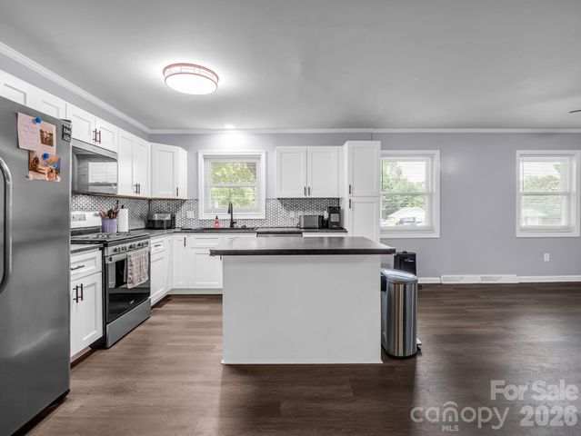 2044 Helen Drive, Gastonia, NC 28054