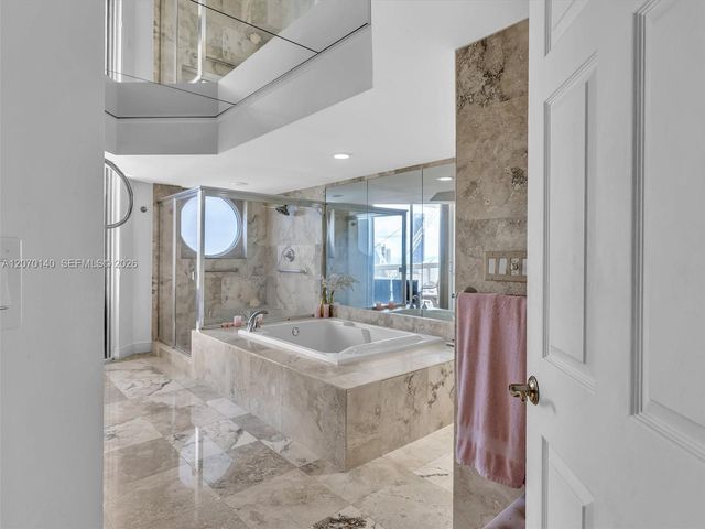 20185 E Country Club Drive 2101, Aventura, FL 33180