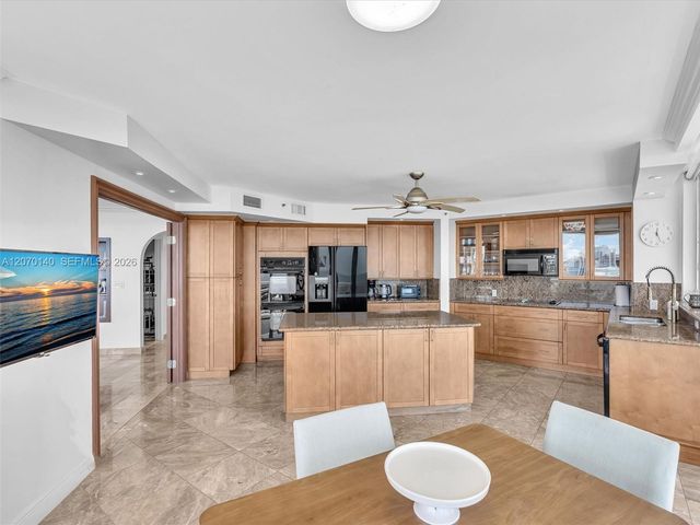 20185 E Country Club Drive 2101, Aventura, FL 33180