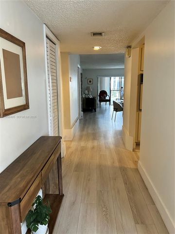 16441 Blatt Boulevard 102, Weston, FL 33326