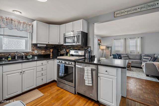 24 Rose Court, Cohoes, NY 12047