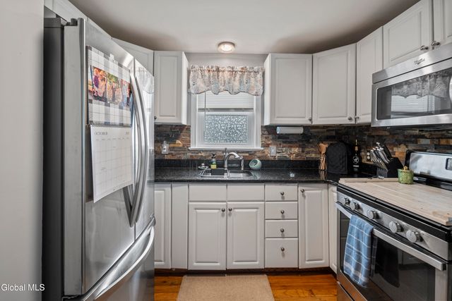 24 Rose Court, Cohoes, NY 12047