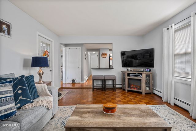 24 Rose Court, Cohoes, NY 12047